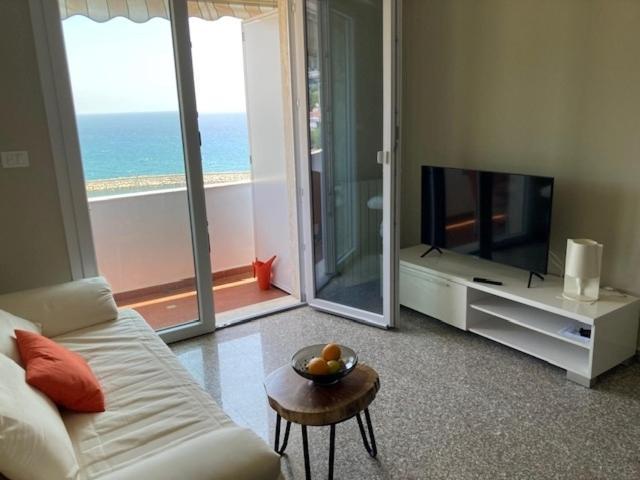 Bella Vista Sopra Il Porto! Apartment San Lorenzo al Mare Exterior photo